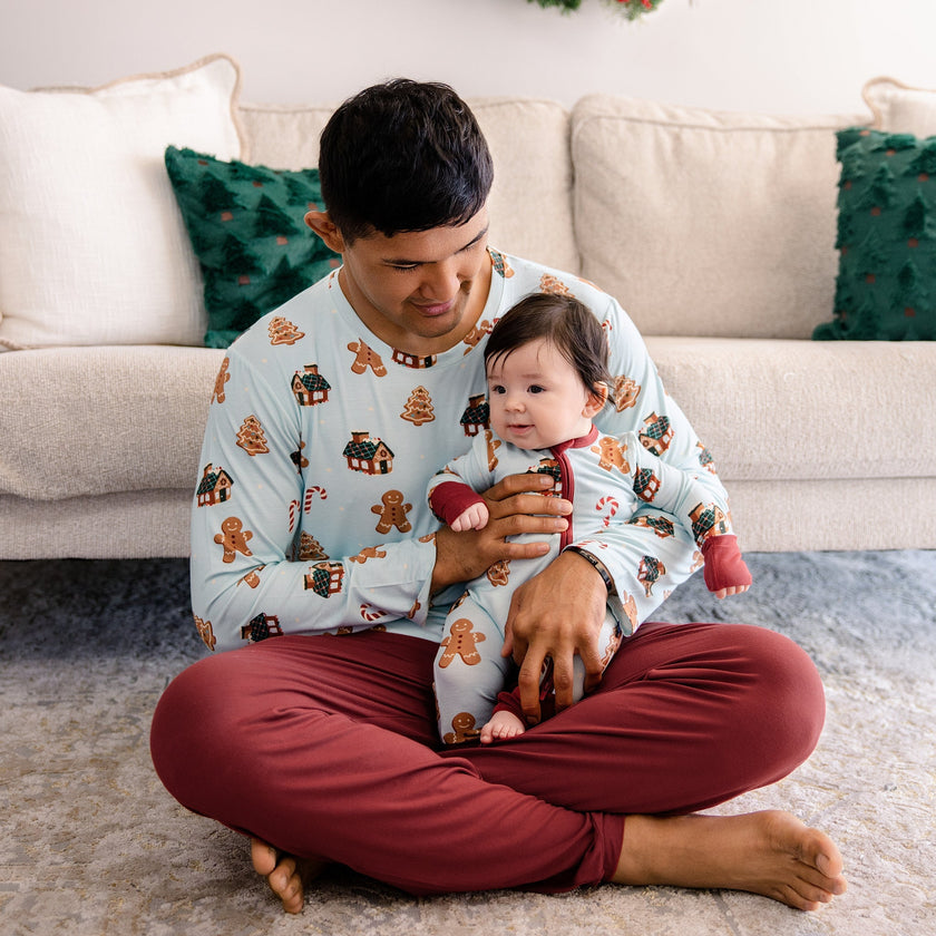 Men's Jogger Set in Gingerbread Lane