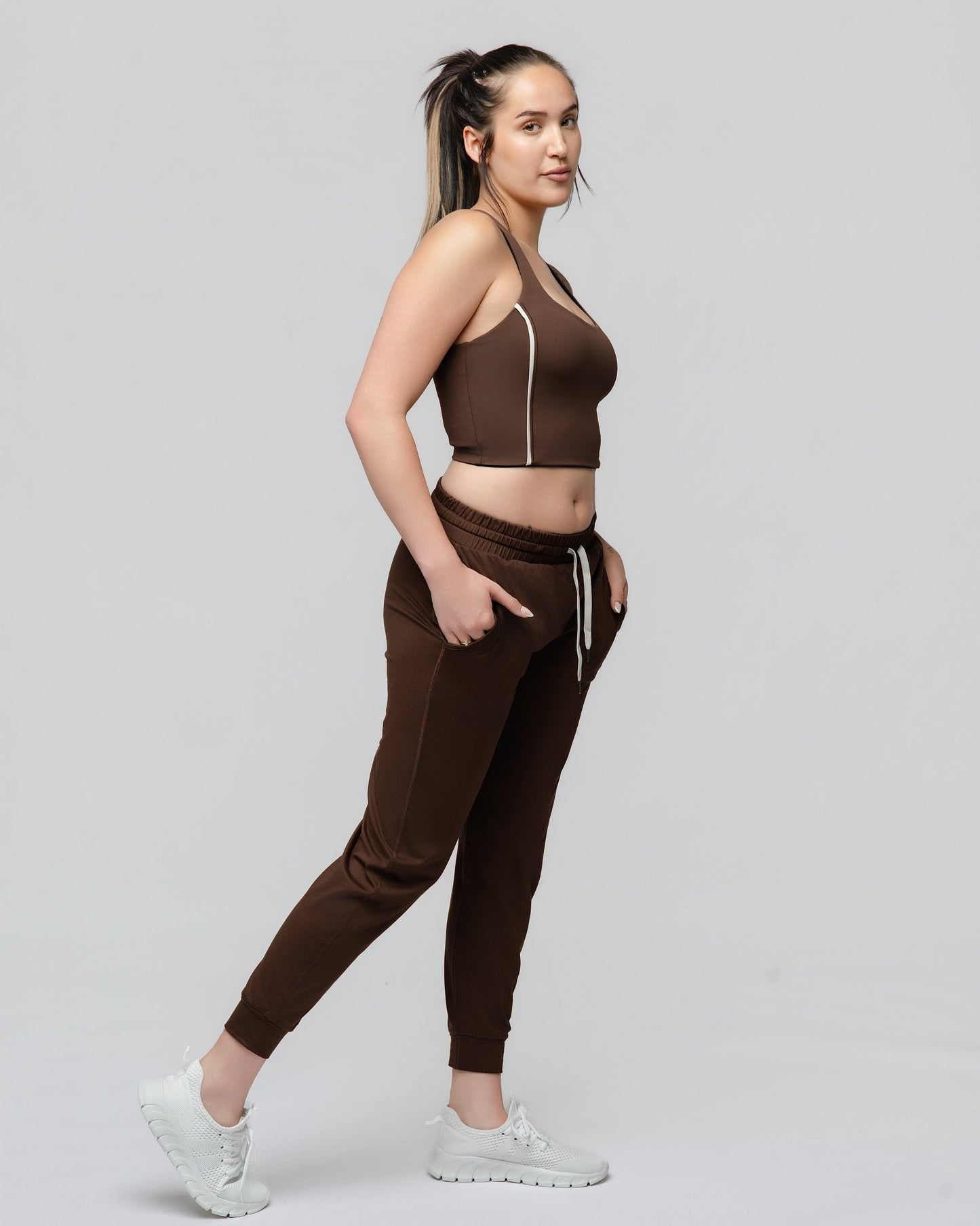 Everyday Jogger in Brown